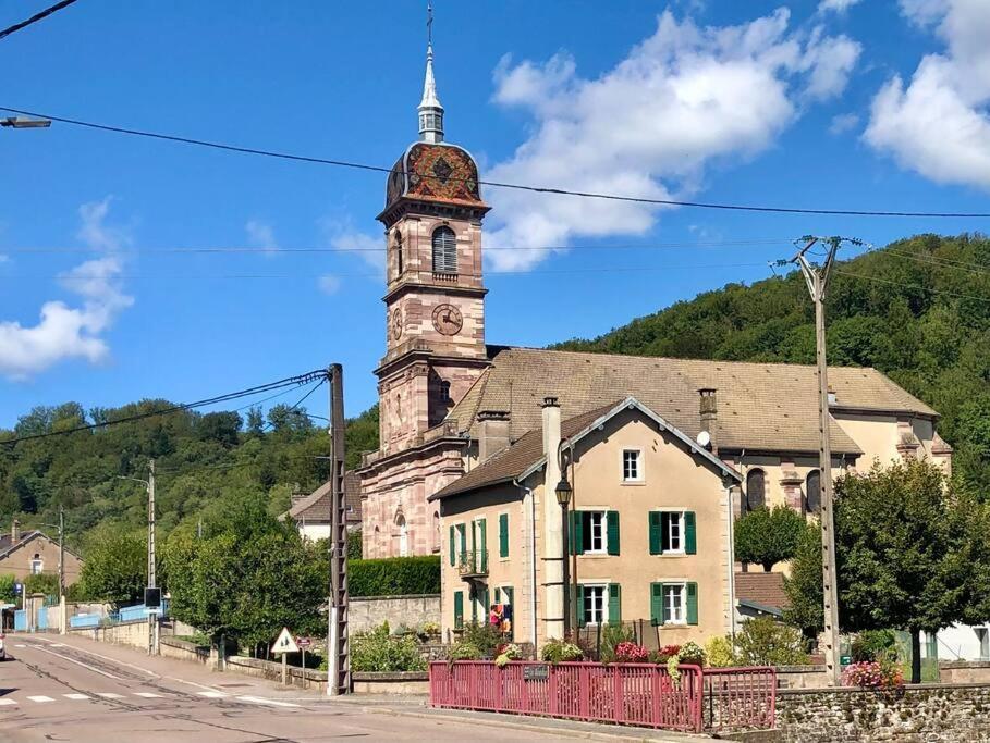 Maison Chaleureuse Au Coeur Du Village Raddon Esterno foto